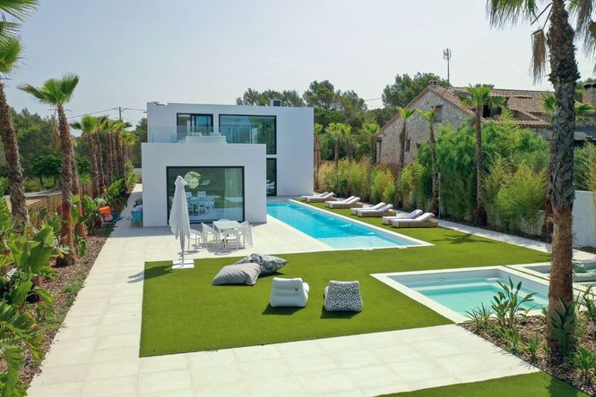 Olivella Modern Home