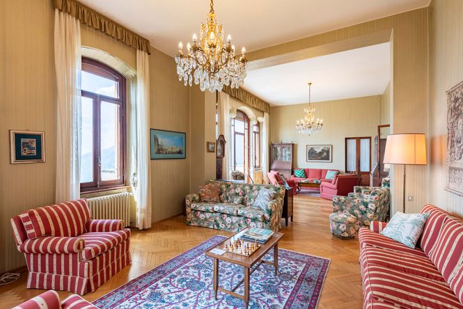 Brunate Luxury Villa