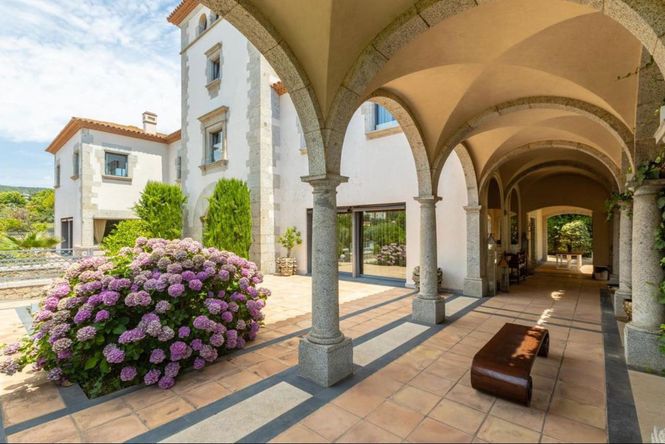 Llavaneres Luxury Villa