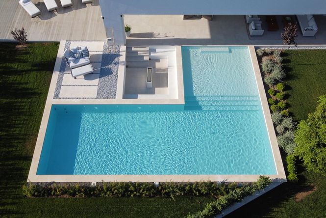 Pool Villa Nueva Andalucia