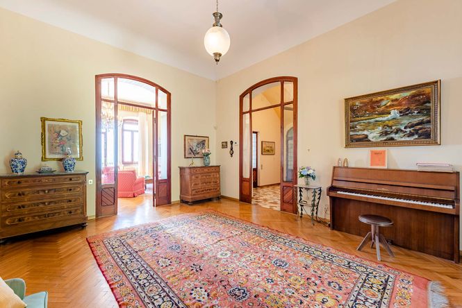 Brunate Luxury Villa