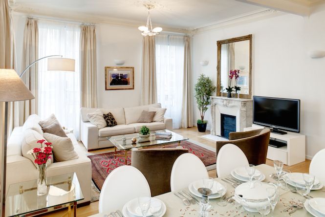 Palais Royal Cozy Apartment
