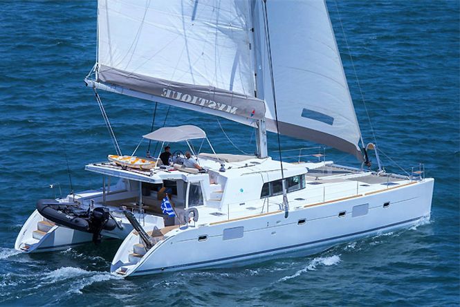 Catamaran Charter Mykonos