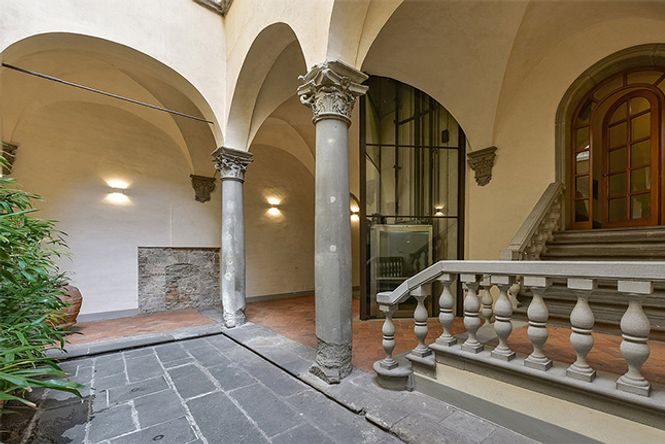 Florence Medici Apartment