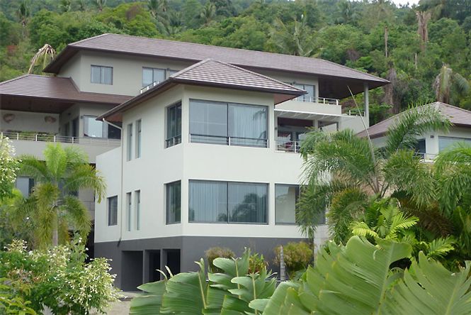 Luxury Hillside Villa