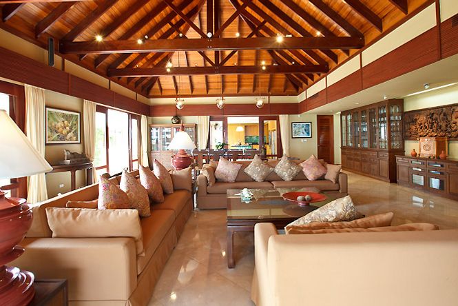 Beachfront Thai Splendid Villa