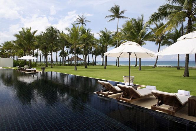 Luxurious Beachfront Villa