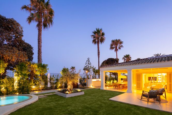Golden Mile Beachfront Villa
