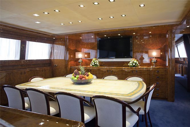 Born Vell Luxury Yacht