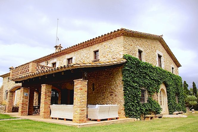 Figueres Rustic Villa
